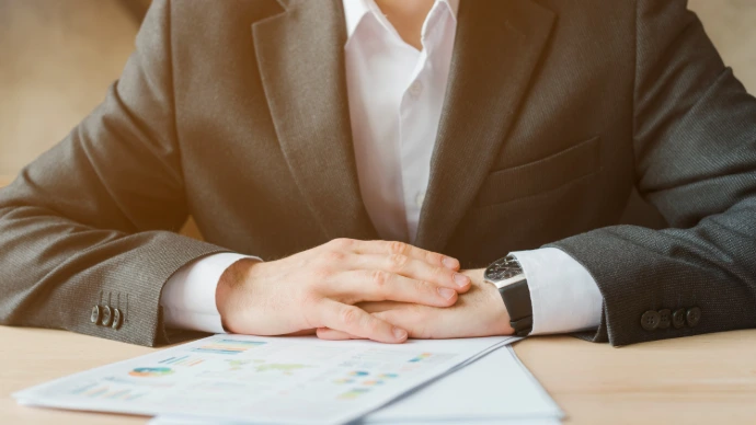 CLY CONDO LUXURY YACHT CHIEDICI COME FARE