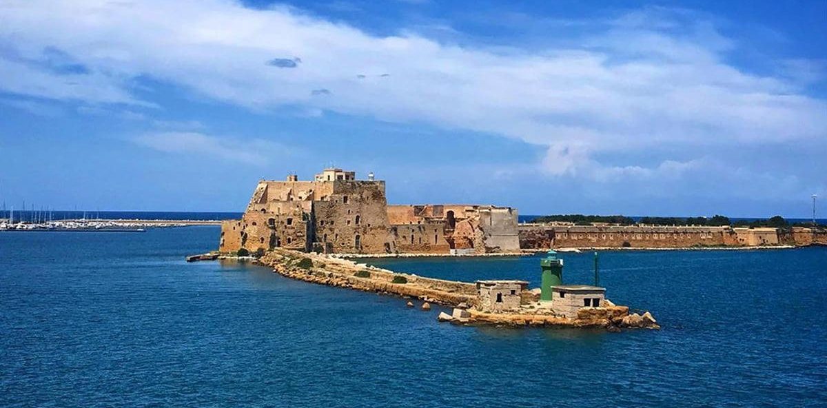 brindisi-castello-alfonsino-puglia.jpeg