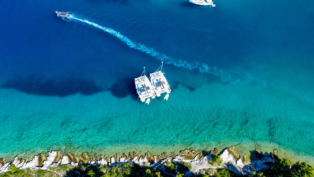 cly-condo-luxury-yacht-catamarano